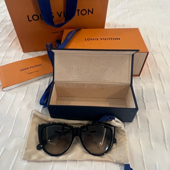 LOUIS VUITTON La Boum Canvas Sunglasses - Picture 7 of 11